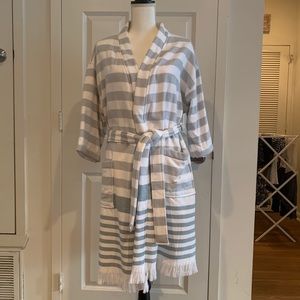 Hearth & Hand blue and white stripped robe